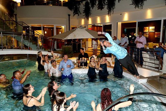 Enjoy Pool Party